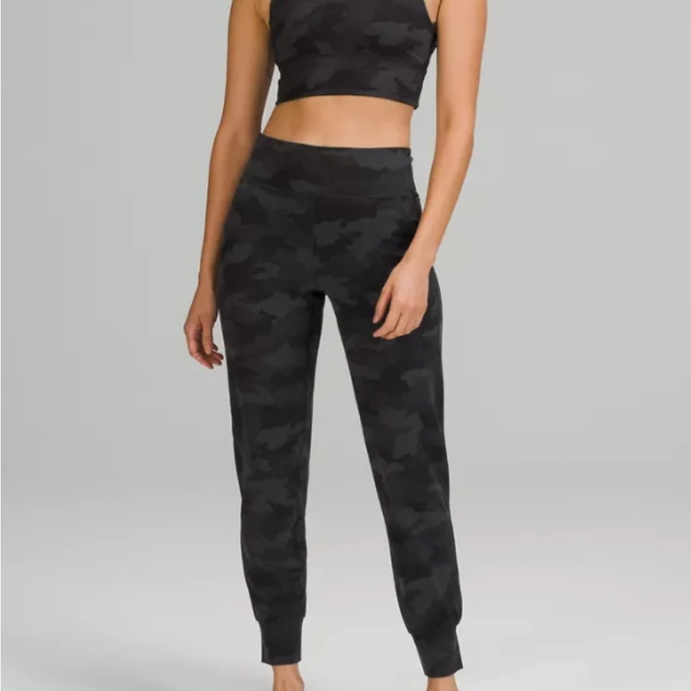 Lululemon Camouflage Joggers for Women Sz 2